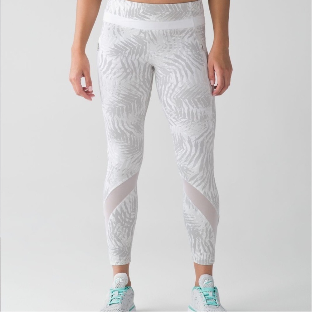 Lululemon Inspire Tight II Palm Camo White Nimbus Leggings Size 6